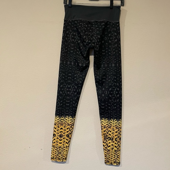 CLOSING SALE! Onzie Gray and Yellow Leggings S/M - Picture 5 of 7